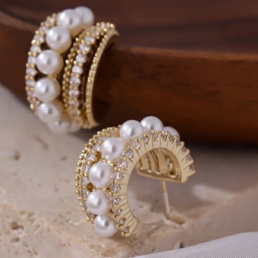 🤍18K gold plated elegant pearl earrings - Picture 2 of 6
